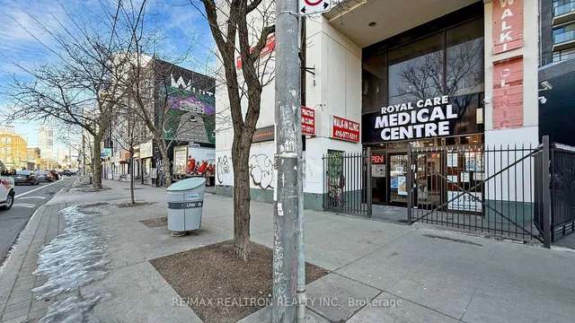 Additional image 36 of 297 College St Unit 815