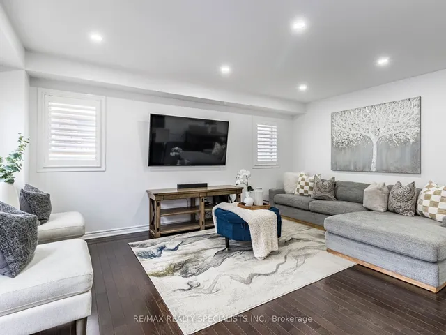 Additional image 7 of 13 Quasar St