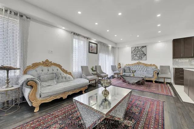 Additional image 17 of 47 Sauvignon Cres