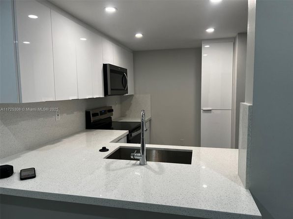 11790 SW 18th St APT 221-3, Miami, FL 33175