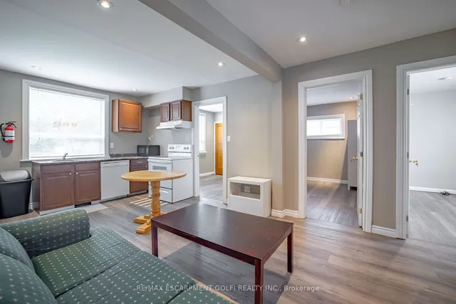 Additional image 7 of 86 Whitney Ave