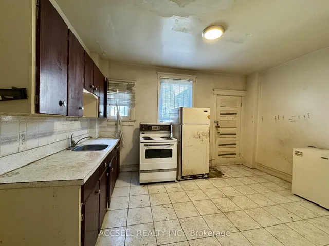 Additional image 3 of 277 Jones Ave