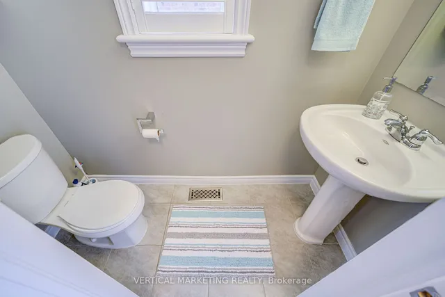 Additional image 21 of 119 Hazelton Ave