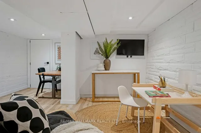Additional image 21 of 17 Criscoe St