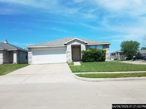 900 Rose Crystal Way, Fort Worth, TX 76179