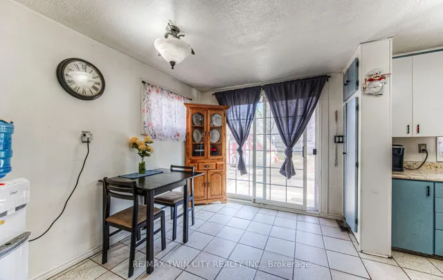 Additional image 18 of 87 6 Ave