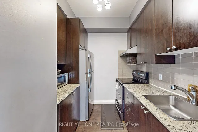 Additional image 6 of 181 Village Green Sq Unit 1218