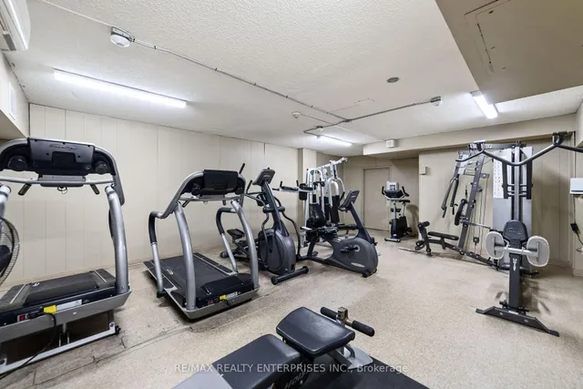 Additional image 38 of 975 WARWICK Crt Unit 1402