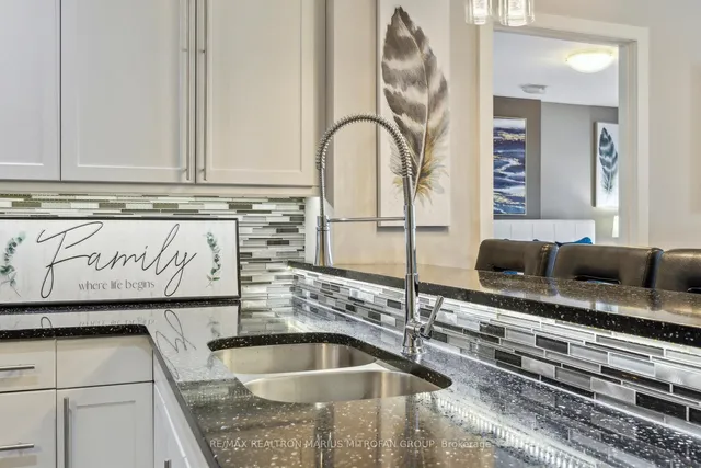 Additional image 10 of 1 Victoria St Unit 613