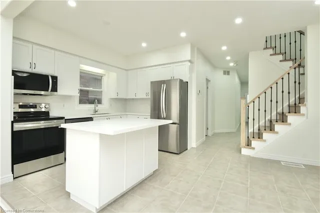 Additional image 3 of 38 Verona St