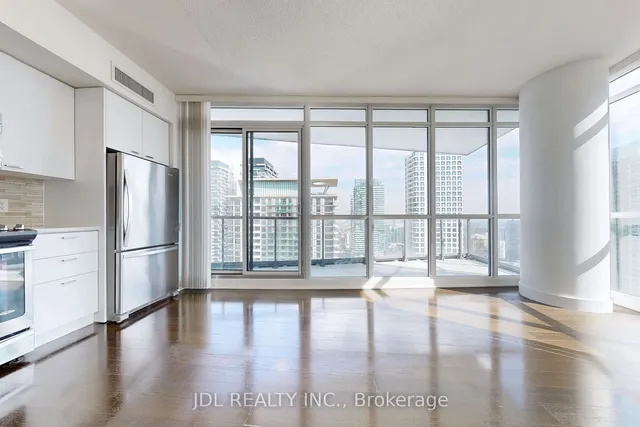 Additional image 9 of 30 Roehampton Ave Unit 2610