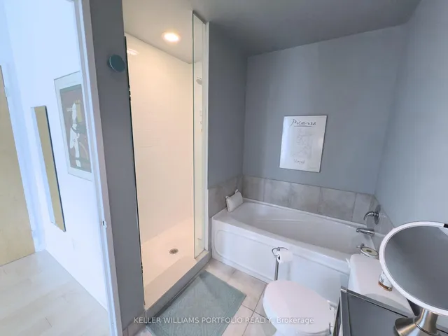 Additional image 35 of 333 Adelaide St Unit 1201