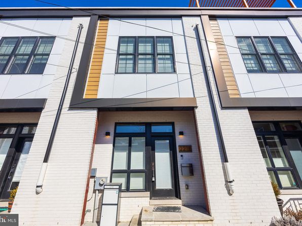 2215 Dreer St, Philadelphia, PA 19125