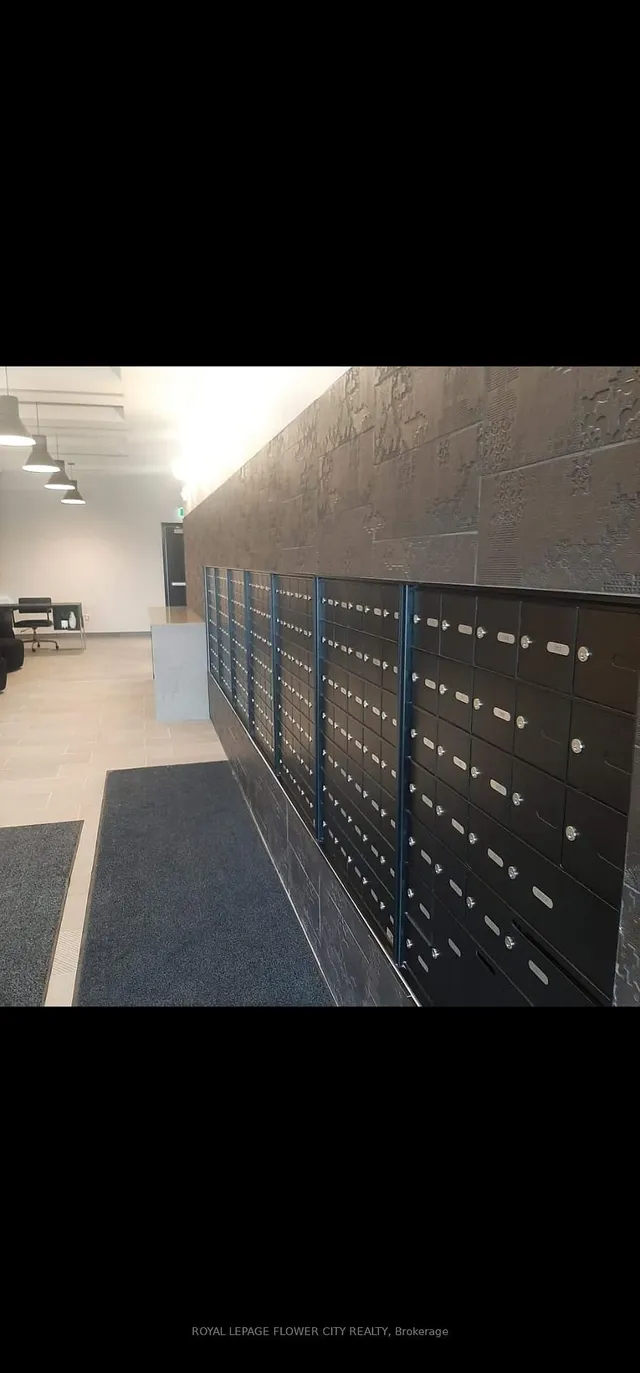 Additional image 7 of 741 King St Unit 309