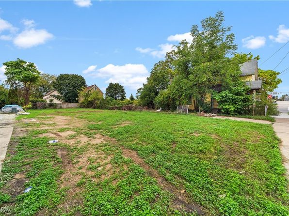 2172 W 44th St, Cleveland, OH 44113