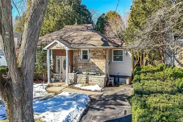 Additional image 42 of 50 Tweedsmuir Ave