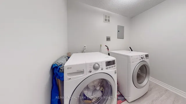 Additional image 38 of 1 Reidmount Ave Unit 903