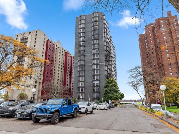 8200 E Jefferson Ave APT 1102, Detroit, MI 48214