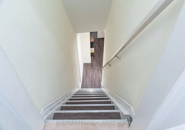 Additional image 25 of 928 Ledbury Cres