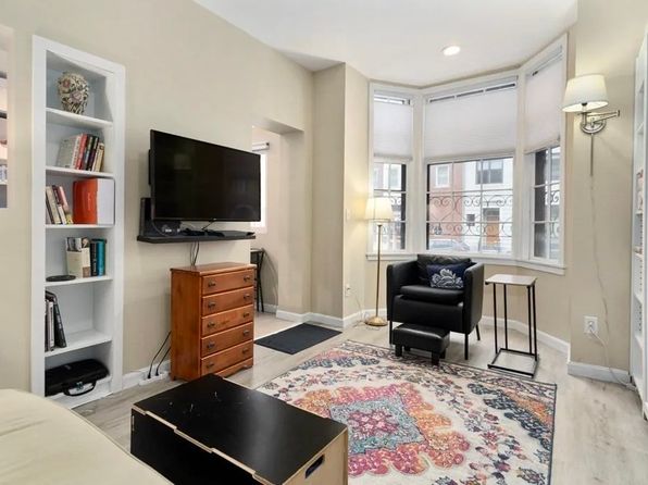 21 Bowdoin St APT 1B, Boston, MA 02114