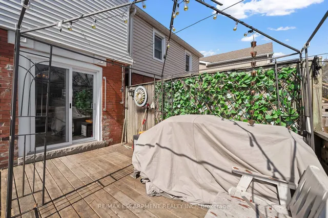 Additional image 37 of 124 Cameron Ave