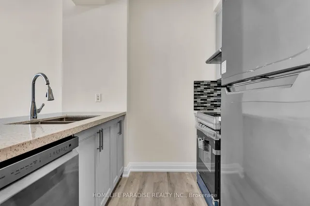Additional image 11 of 151 Village Green Sq Unit PH09