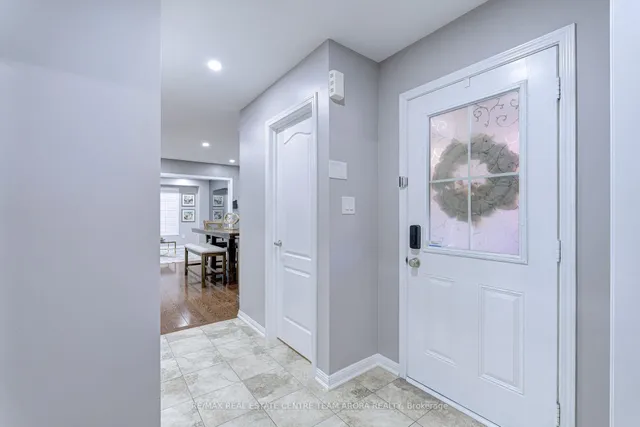 Additional image 3 of 23 Berberis Cres