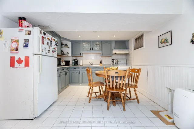 Additional image 32 of 25 Belgravia Ave