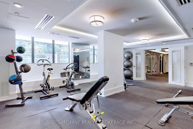 Additional image 7 of 955 Bay St Unit 905