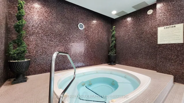 Additional image 31 of 18 Kenaston Gdns Unit 704