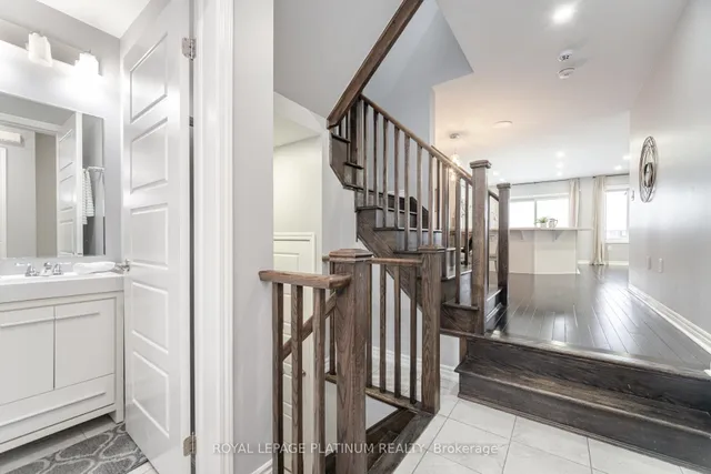 Additional image 35 of 624 Laking Terr