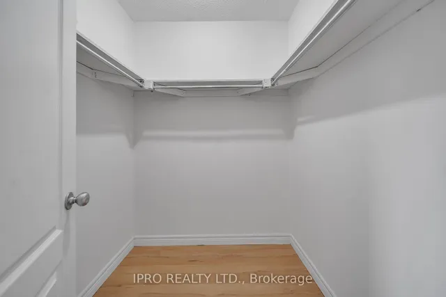 Additional image 27 of 18 Tessler Cres