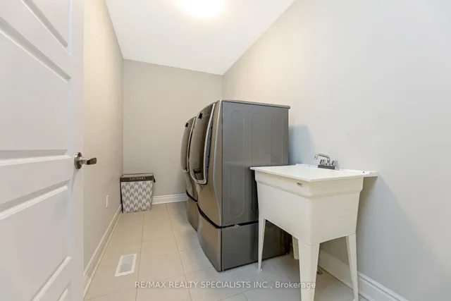 Additional image 33 of 882 Magnolia Terr