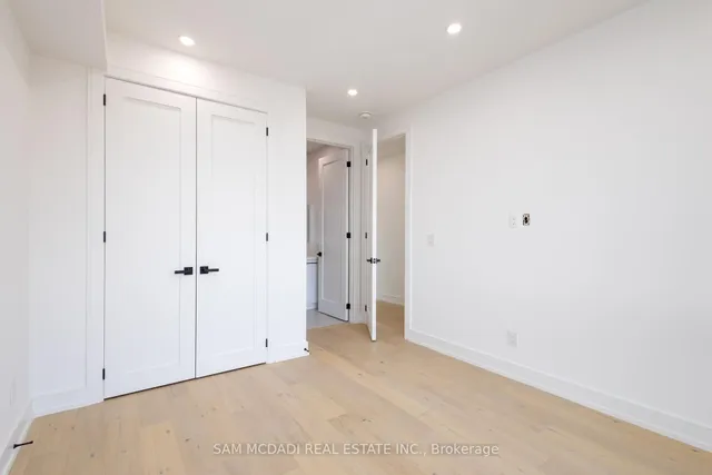 Additional image 29 of 24 Twenty First St