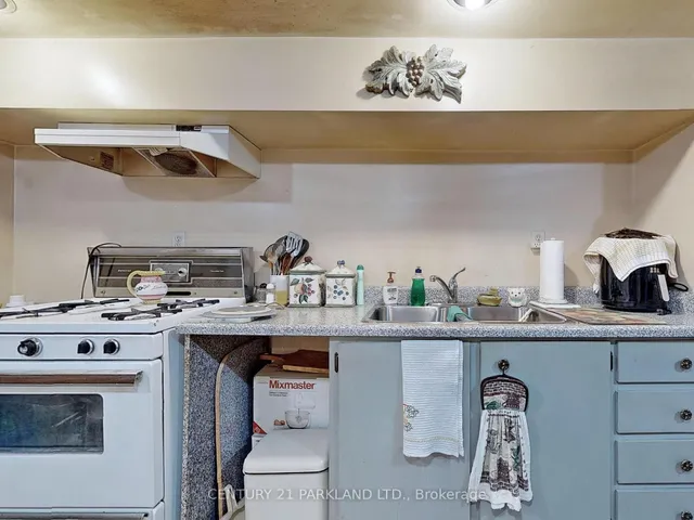 Additional image 33 of 526 Milverton Blvd