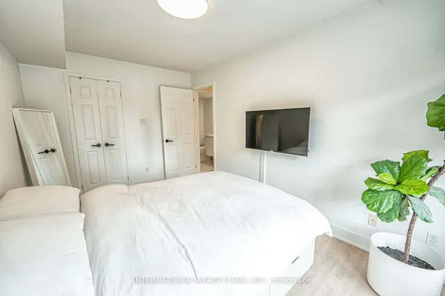 Additional image 10 of 1 Ruttan St Unit TH 107