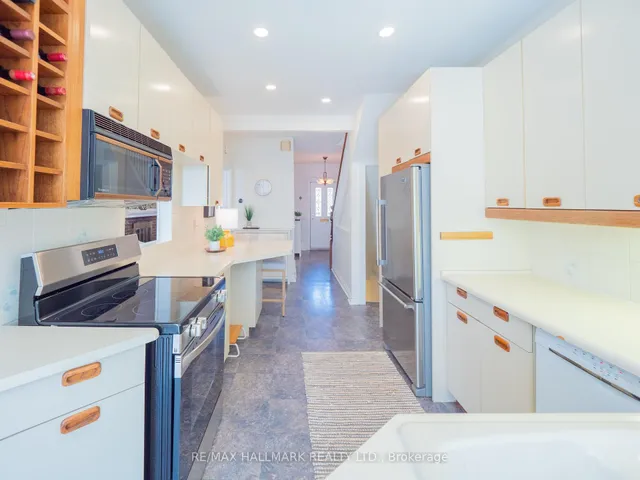 Additional image 12 of 163 Browning Ave