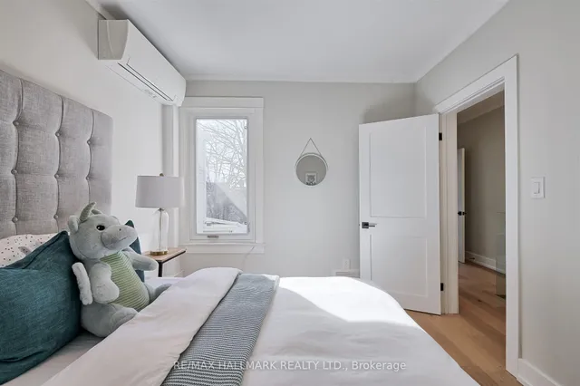 Additional image 25 of 263 Withrow Ave