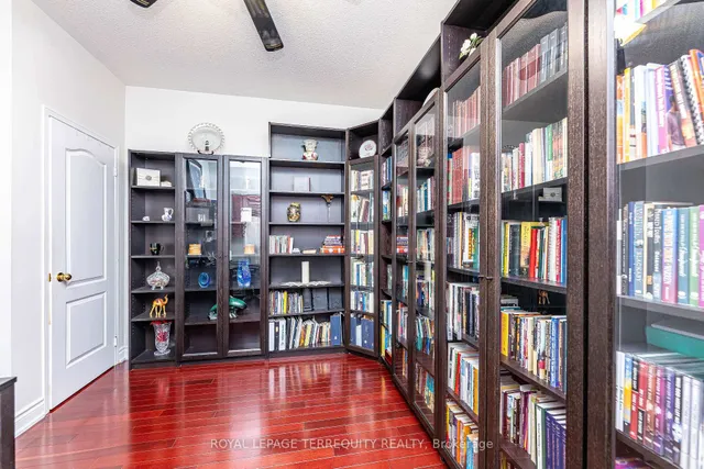 Additional image 34 of 21 Collingwood Ave