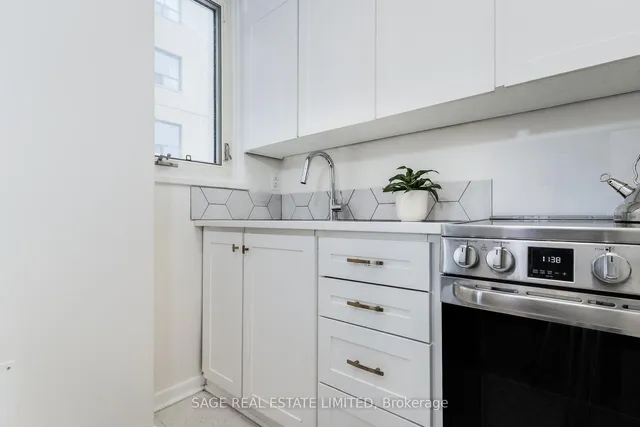 Additional image 13 of 575 Avenue Rd Unit 803