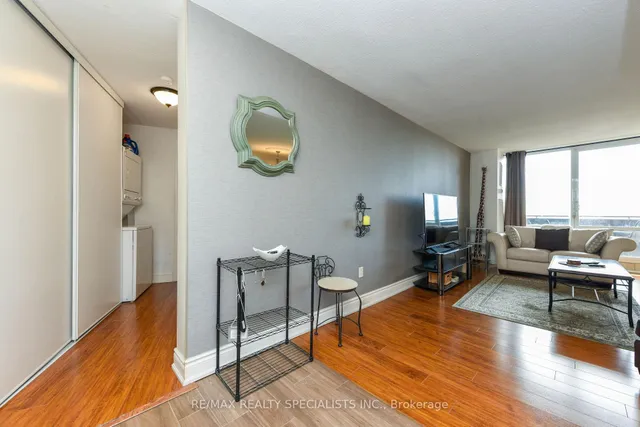 Additional image 18 of 716 The West Mall N/A Unit 2005