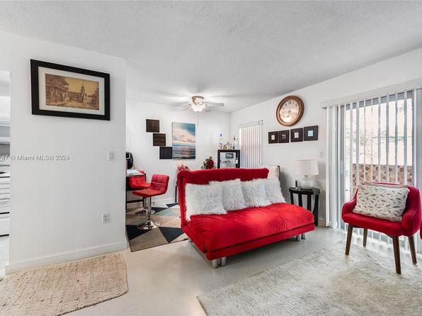 755 SW 6th St APT 5, Miami, FL 33130