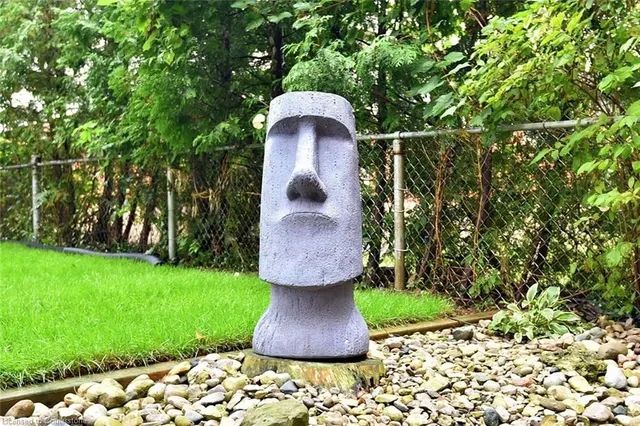 Additional image 22 of 141 Reid Ave