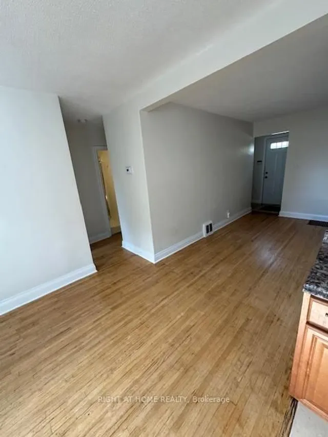 Additional image 3 of 227 Sheppard Ave