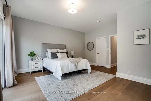 Additional image 20 of 14 Sullivan's Lane