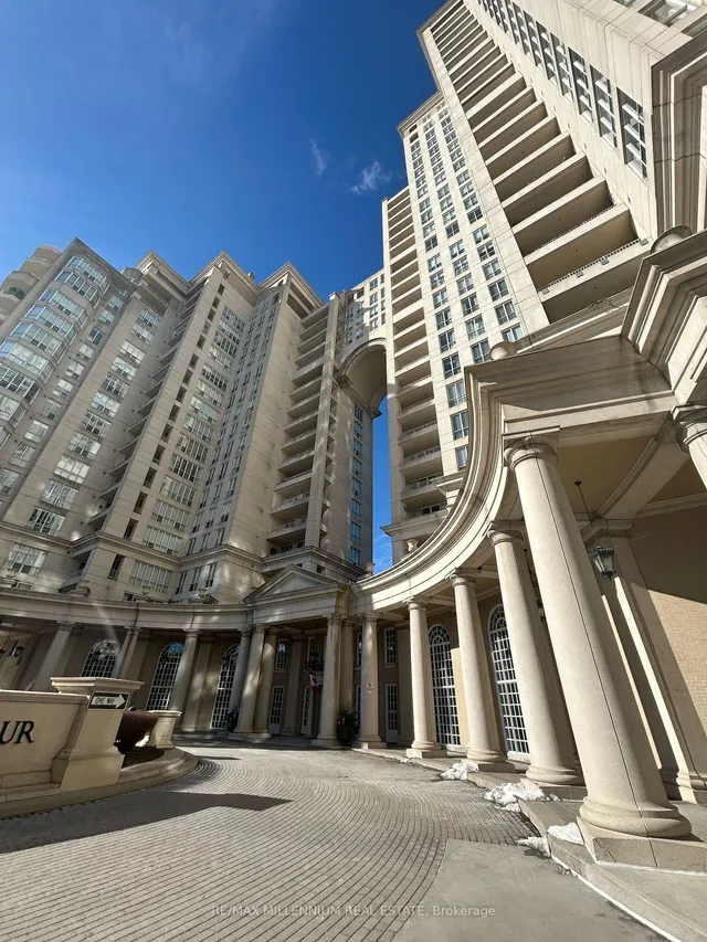 2285 Lake Shore Blvd Unit 208