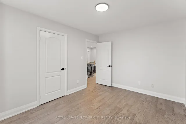 Additional image 37 of 43 Polonia Ave