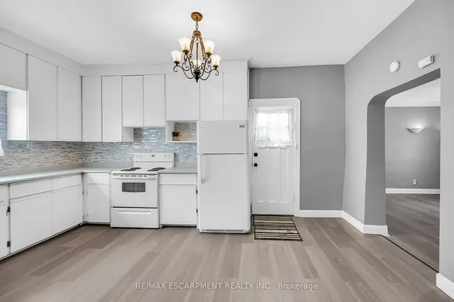 Additional image 12 of 20 Mayflower Ave