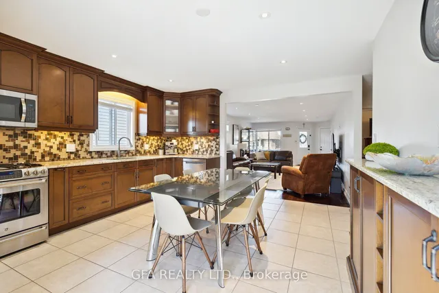 Additional image 11 of 46 Whiterock Ave