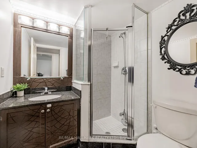 Additional image 17 of 323 Richmond St Unit 908